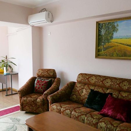 Bishkek Apartment Central Exterior foto